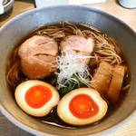 京都美味いラーメン店の代表格！端正なスープ＆麺が絶品中の絶品☆「山崎麺二郎」【円町】