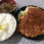 ジャンボすぎるチキンカツ定食が激安！京大生ご用達ガツ盛り食堂「ハイライト食堂 百万遍店」