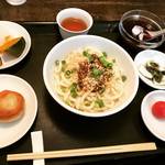 【京都ランチ】大人気の高CP担々麺ランチ！同志社大学今出川キャンパスすぐ「燕燕」