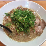 背脂醬油のザ京都ラーメン！深夜祇園で幻と呼ばれた味を昼間の四条大宮で「壬生さだかず」