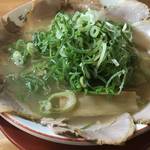 京都駅近くの隠れた人気京都ラーメン！〆麺にもオススメ「らーめん恵比朱」