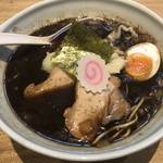 真っ黒な焦がしラーメンがハマル！あの一風堂が手掛けるラーメンダイニング「京都 五行」
