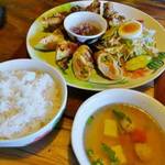 京都の街を眺めながらお腹いっぱいアジア飯を「熱帯食堂 四条河原町店」