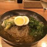 京都 木屋町で呑んだ後の〆麺は韓国冷麺が新定番に？！「アジョシ 三条木屋町店」