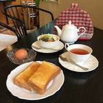 ”老舗紅茶専門店”カジュアルに世界の紅茶を召し上がれ「喫茶デリカ」【京都大丸スグ】