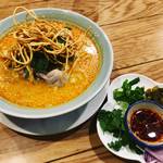【京都エスニック料理】新提案！呑んだ後の〆にカオソーイ！！定評ある人気タイレストラン「イーサン」【同志社大スグ】