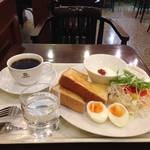 駅直結で抜群の使い勝手のカフェ！コロラド 京都御池ゼスト店