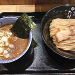 【阪急梅田駅構内】超人気店のラーメンが駅ナカでさくっと味わえる「京都 麺屋たけ井 阪急梅田店」