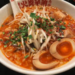 福岡発祥の激辛麺が京都に上陸！クセになる辛さと痺れ「博多火炎辛麺 赤神 京都店」