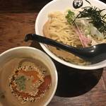 ※閉店　西京味噌効いた京風濃厚つけ麺がうまい！一乗寺に本店を置く「つるかめ北大路店」