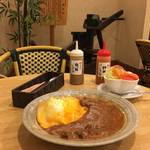 【京都老舗喫茶グルメ】とろプル卵とリッチソースがドッキング 「前田珈琲 室町本店」