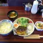 【二条城前】名物カレーもいいけど定食もオススメ！「喫茶チロル」でさばの塩焼き定食いただきます！