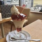 抹茶だけでない！香り高い魅惑の紅茶パフェ ＊京はやしや【三条木屋町】