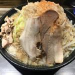 【閉店】煮干しが効いた食べやすい二郎インスパイア！同志社大学すぐ「中野屋にぼ次朗　今出川店」