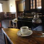 コーヒーはサイフォンでたっぷりと｜ジャズとコーヒーで至高の癒し「いるか喫茶バー」【一乗寺】