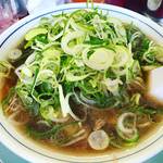 【京都ラーメン】ネギたっぷり！豚骨醤油味の元祖京都ラーメンは懐かしの味！「ラーメン藤 本店」