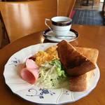 裏寺町の救世主＊和みのほっこりモーニング『ホリィホック』【京都カフェ】