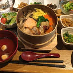 具だくさんの"ほっこり"わっぱランチ「みんなのカフェ」＠伏見桃山の巻っす