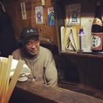 【京都ディープ酒場】地下鉄四条駅スグの屋台おでん！80歳オーバーのおっちゃんとの語らい◎「屋台いなば」