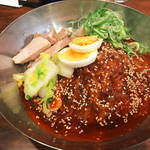 京都ナイトの定番〆麺！弾力ある手打ち冷麺がクセになる「アジョシ祇園八坂本店」