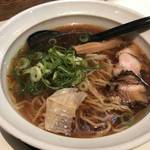 湯葉を使った京風ラーメン！京都木屋町で朝まで営業「麺屋かがり」