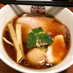 京都が誇るミシュラン店！こだわりの生揚げ醤油が要の至高ラーメン☆「らぁ麺とうひち」
