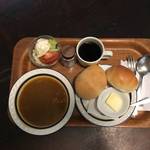 京都の名物カレー｜染み入る旨さ「進々堂 京大北門前」【百万遍】