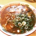 ※閉店【京都ラーメン】赤ちょうちん目印の昭和レトロな中華そば！酒処伏見で呑んだ〆にまったり◎「ラーメン三喜」