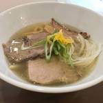 こんな手打ち極太麺は初めて！中毒者続出の京都の新店「洛中その咲」【ラーメン・つけ麺】