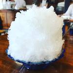 【京都かき氷めぐり】北野天満宮前の老舗和菓子店！あの銘菓・粟餅がかき氷にイン！！季節限定☆「粟餅所・澤屋」