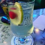 【京都カフェめぐり】昭和レトロな老舗名喫茶！開店前から行列の名物ゼリーポンチは先手必勝☆「喫茶ソワレ」