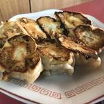 京都餃子の隠れた名店！手打ちの皮で包まれた餃子はもっちもち「龍園」