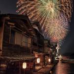 日本一海が近い街「伊根町」舟屋の街で幻想的な花火大会