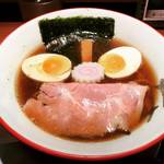 【京都ラーメン】梅小路公園前のメニュー豊富な有名店！京都音楽博覧会にちなんだ特別メニューも「拳ラーメン」