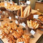 【京都パンめぐり】北白川の創業70年余の老舗ベーカリー！先駆けフランスパンは不変の人気☆「ヤマダベーカリー」