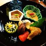 【京都和食めぐり】創業当初から変わらぬ穴場の高コスパ懐石！破格3900円秋の味覚必食「京料理かじ」
