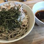 ラー油が効いたクセになる "つけ蕎麦" が京都に上陸「十割蕎麦専門店 10そば」