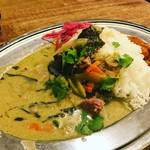 【京都ランチめぐり】木・金限定のイノシシカレーランチ！ジビエ料理☆イノシシ料理とワイン「ボタン」