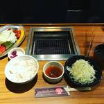 【京都ランチめぐり】一人旅の強い味方！繁華街で気兼ねなくひとり焼肉！！おかわり自由も◎「焼肉やる気」
