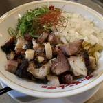 京都｜平打ち麺の名古屋コーチン鶏油まぜそばがうまい！「ラーメンムギュvol.2 」移転オープン！
