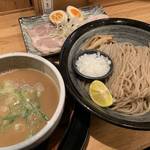 京都が誇る旨いあっさりつけ麺「たか松 京都本店」蕎麦のような細麺と鶏と魚介のＷスープ