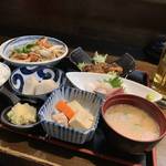 京都の人気海鮮居酒屋でボリューム満点”夜定食”を「海鮮酒場 あんじ 烏丸六角店」