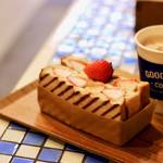 みんな大好き♡イチゴの季節がやってきた！☆「Good Time Coffee」絶品のフルーツカスタードサンド【京都島原カフェ】