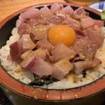 ガッツリ海鮮丼定食は900円！烏丸御池の人気海鮮居酒屋「炉端・鮨　蛍 （ほたる）」