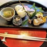 京都府庁前の人気和食店｜ランチは3900円からとお手頃「京料理かじ」