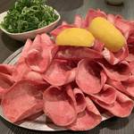 牛タンの圧倒的存在感！地元民が通う京都の穴場焼肉店「天豊」