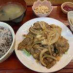 烏丸御池近くの秘密基地のような定食屋さん！貴重な夜定食もあり「soto」