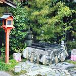 【京都お寺めぐり】あの世とこの世を結ぶ『冥土通いの井戸』公開中！閻魔大王像や地獄絵も☆「六道珍皇寺」