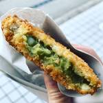 【京都珍グルメ】さすが宇治茶の本場！コロッケまで抹茶味！！おやつ代わりに食べ歩き☆「肉のはりよし」