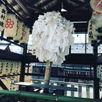 【京都神社めぐり】世界遺産・宇治平等院の守護神社！枝垂桜と『暗闇の奇祭』が有名☆「縣（あがた）神社」